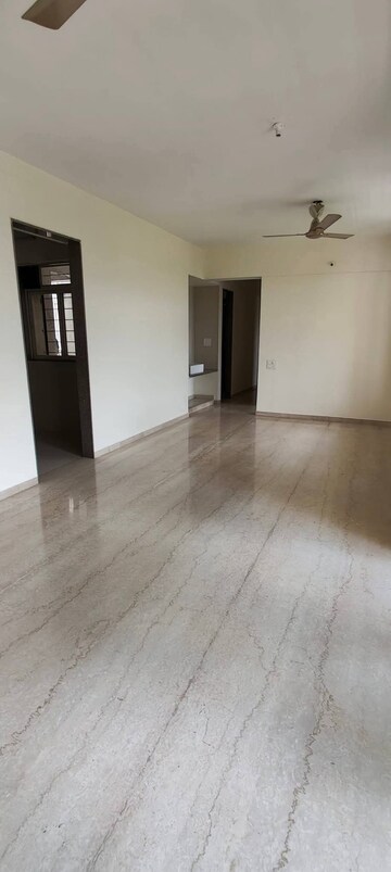Room in 2 BHK Apartment at Kunal Icon, Pimple Saudagar – for Rent