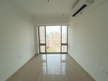 Room in 3 BHK Apartment at Lodha The Park, Worli – for Rent
