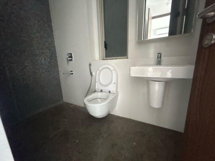 Bathroom, lodha-the-park 3 Bedroom 1192 Sq.Ft. Apartment In Worli Mumbai 8747023