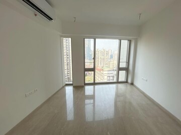 Room in 3 BHK Apartment at Lodha The Park, Worli – for Rent