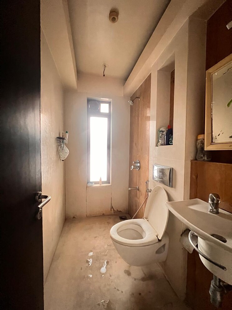 Bathroom, lodha-luxuria 2 Bedroom 1044 Sq.Ft. Apartment In Majiwada Thane 8747037