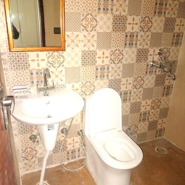 Bathroom in 2 BHK Builder Floor at Jakhan – for Rent