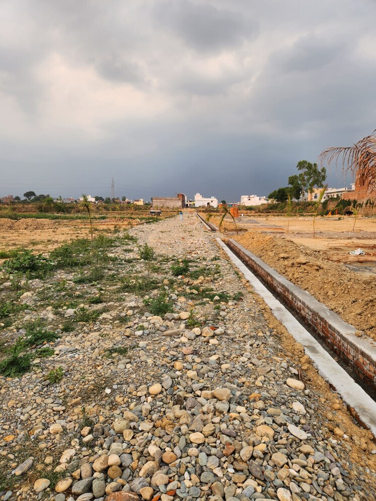 undefined, chandrabani  100 Sq.Yd. Plot In Chandrabani Dehradun 8747054