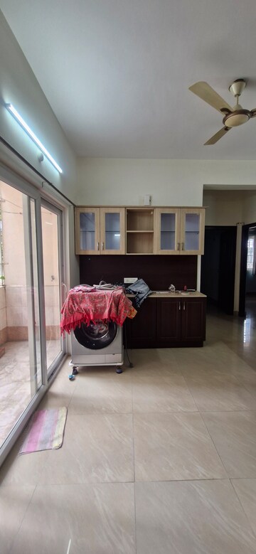 Parking in 3 BHK Builder Floor at Kondapur – for Rent
