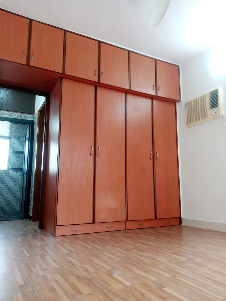 1 BHK + Study Room Apartment For Rent in Bandra West