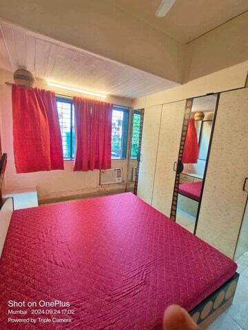 Bedroom in 1 BHK Apartment at Bandra West – for Rent