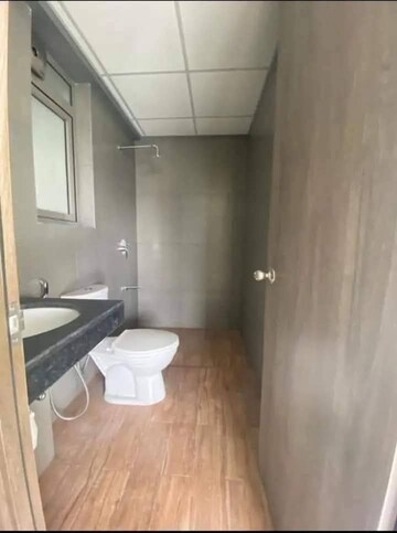 Master Bedroom in 2 BHK Apartment at Kalpataru Paramount E, Kapur Bawdi – for Rent