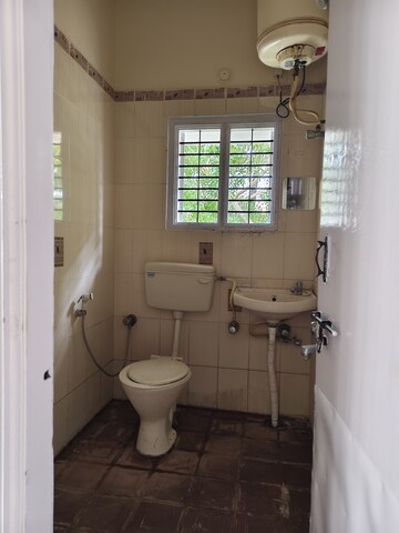 Bathroom in 1 BHK Builder Floor at Halasuru – for Rent