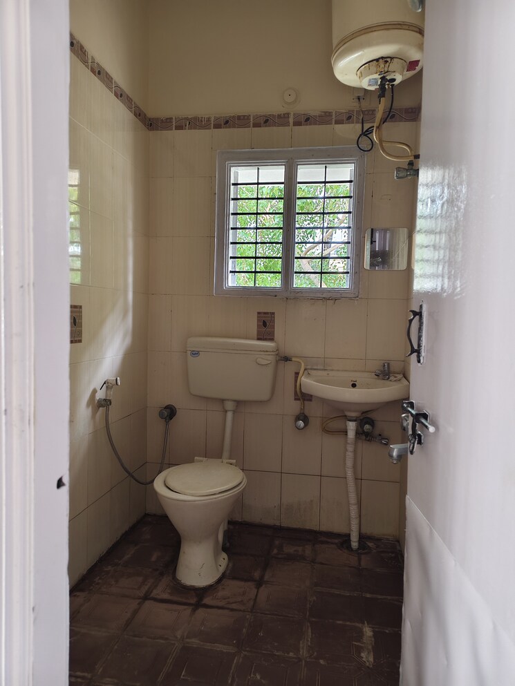 Bathroom, halasuru 1 Bedroom 500 Sq.Ft. Builder Floor In Halasuru Bangalore 8747156