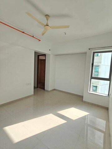 Room in 3 BHK Apartment at Kalpataru Immensa, Kolshet Road – for Rent