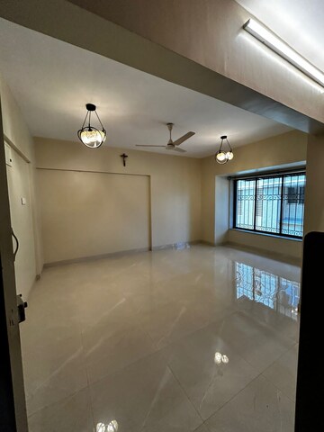 Room in 1 BHK Apartment at Tulip CHS Bandra, Bandra West – for Rent