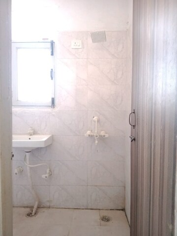 Bathroom in 2 BHK Builder Floor at Sector 46 – for Rent