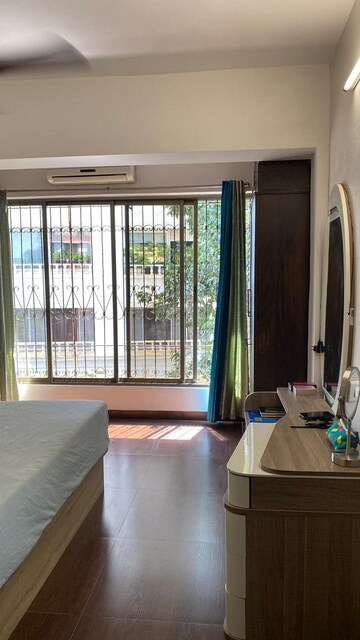 Living Room in 1.5 BHK Apartment at Raheja Skylark Apartment, Bandra West – for Rent