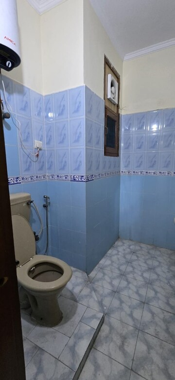 Bathroom in 2 BHK Builder Floor at Sector 46 – for Rent