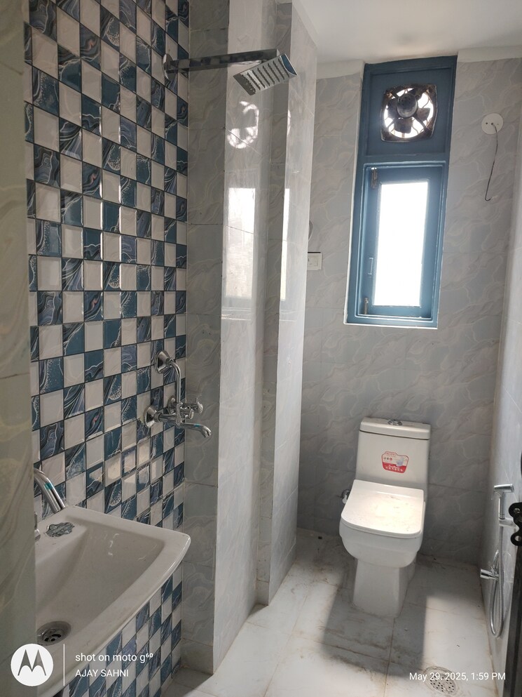  Parking, mehrauli 2 Bedroom 750 Sq.Ft. Builder Floor In Mehrauli Delhi 8747253