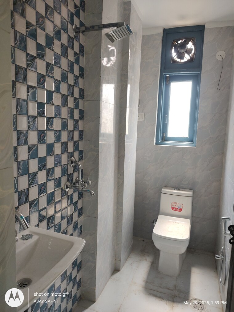  Parking, mehrauli 2 Bedroom 750 Sq.Ft. Builder Floor In Mehrauli Delhi 8747253