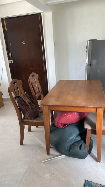 Room in 1 BHK Apartment at Bandra West – for Rent