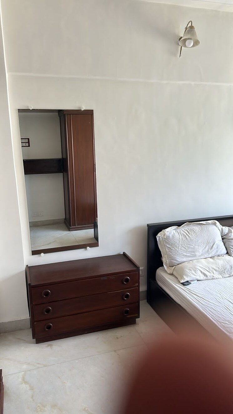 Room, bandra west 1 Bedroom 500 Sq.Ft. Apartment In Bandra West Mumbai 8747264