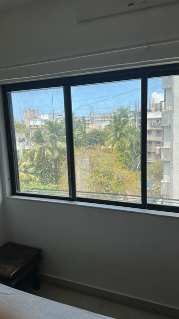 Room in 1 BHK Apartment at Bandra West – for Rent