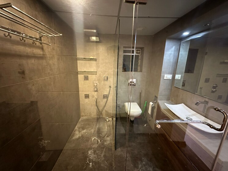 Attached Bathroom, khar west 1 RK 300 Sq.Ft. Apartment In Khar West Mumbai 8747278