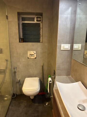 Attached Bathroom in 1 RK Apartment at Khar West – for Rent