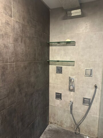 Attached Bathroom in 1 RK Apartment at Khar West – for Rent
