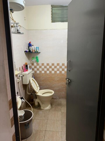 Master Bedroom in 2 BHK Builder Floor at Halasuru – for Rent
