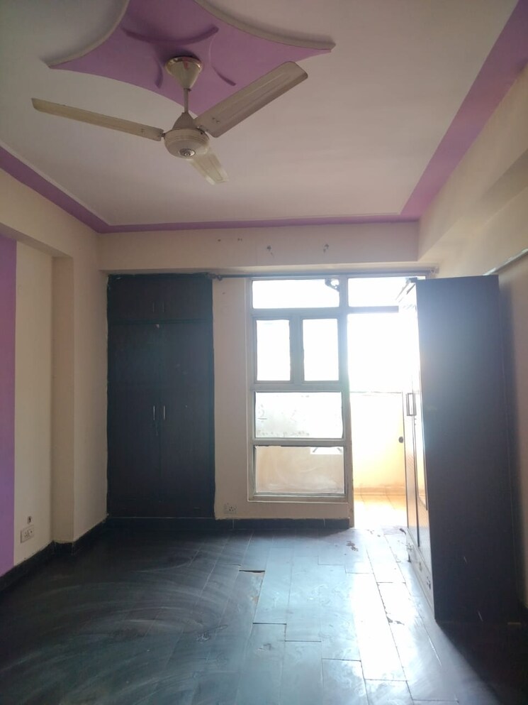 Room, amrapali-green 3 Bedroom 1900 Sq.Ft. Apartment In Vaibhav Khand Ghaziabad 8701065