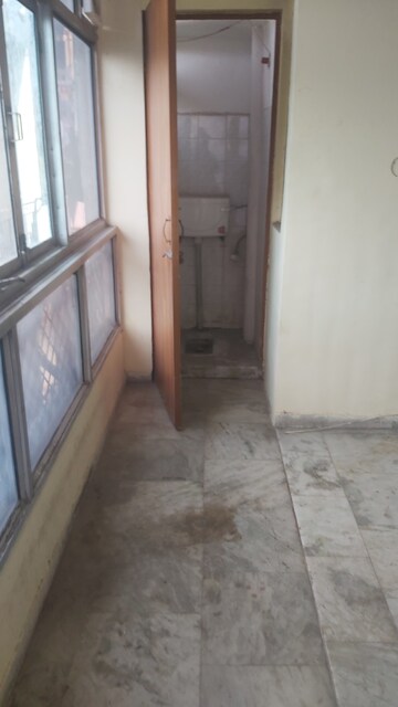 Furnished Amenities in 2.5 BHK Builder Floor at Mayur Vihar – for Sale