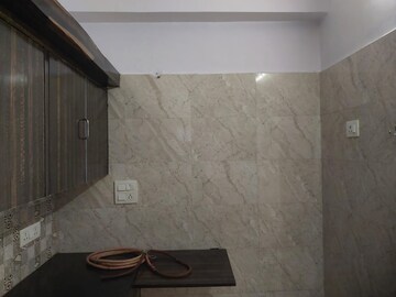 Furnished Amenities in 3 BHK Builder Floor at New Ashok Nagar – for Rent