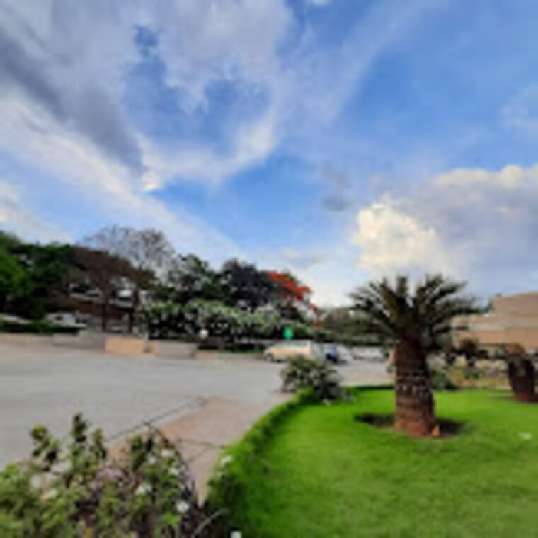 Garden, hebron-le-lexuz-stoneview-villas  1710 Sq.Yd. Plot In International Airport Road Bangalore 8747344