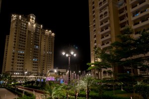 Master Bedroom in 4 BHK Apartment at Purvanchal Royal City, Chi V Greater Noida – for Sale