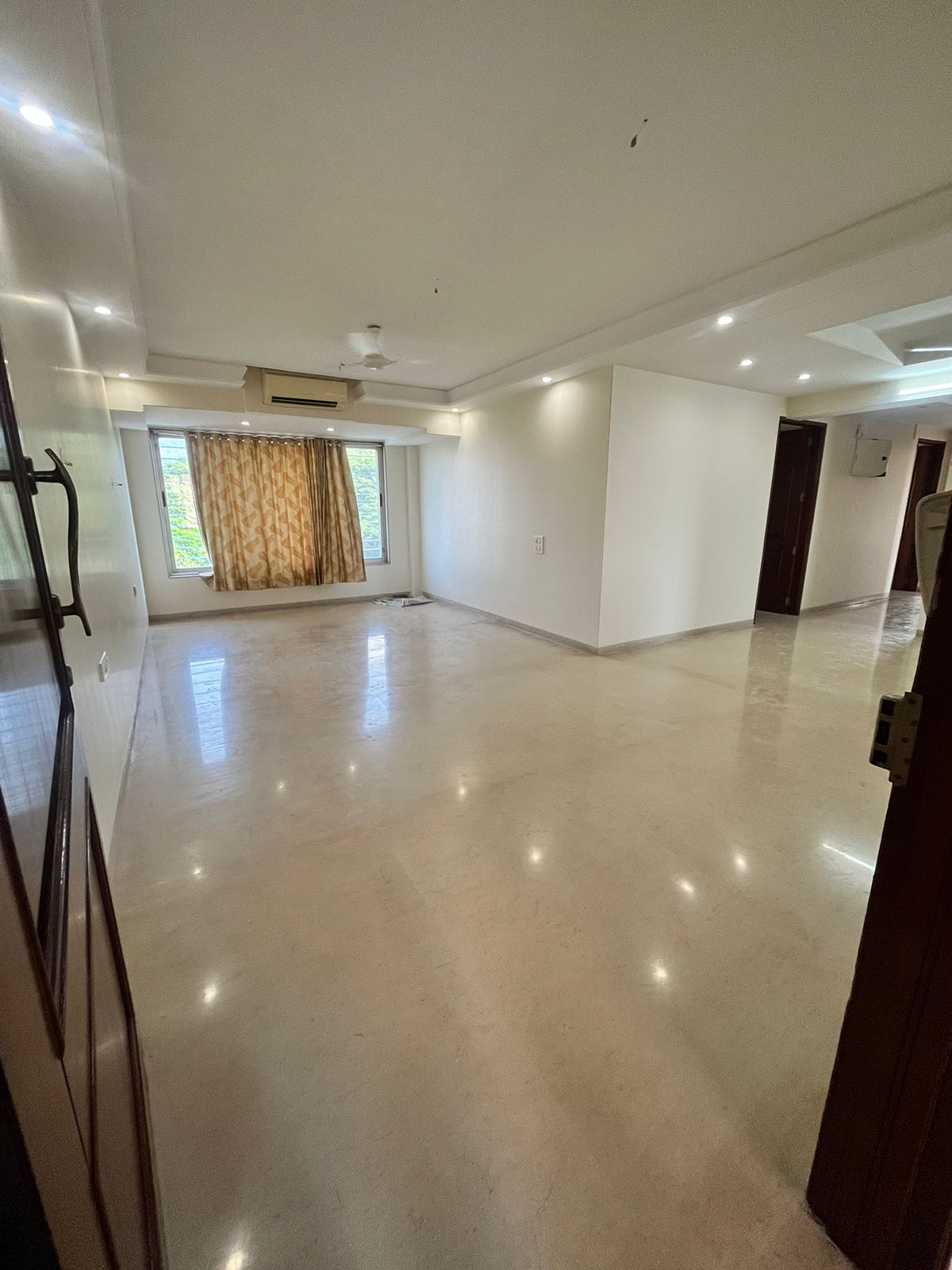 2 BHK + Servant Room 730 Sq.Ft. Apartment in RNA Continental