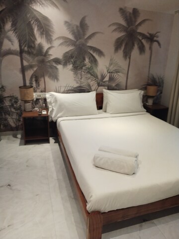 Bedroom in 3 BHK Apartment at Mohini Castle, Khar West – for Rent