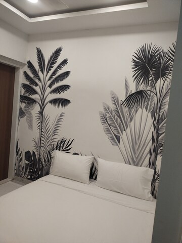Furnished Amenities in 3 BHK Apartment at Mohini Castle, Khar West – for Rent