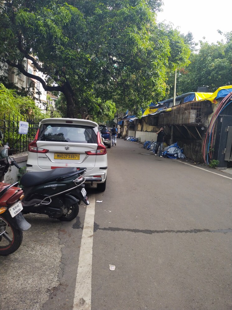  Parking, mohini-castle 3 Bedroom 940 Sq.Ft. Apartment In Khar West Mumbai 8747356