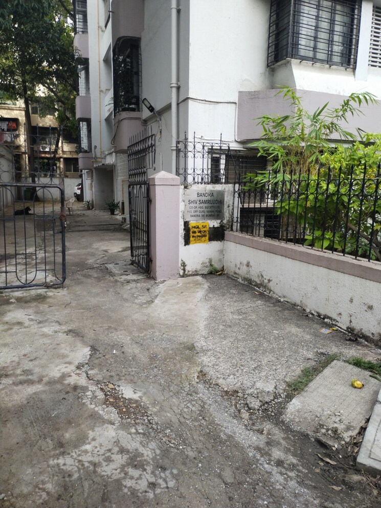 Exterior View, link-corner 2 Bedroom 700 Sq.Ft. Apartment In Bandra West Mumbai 8747360