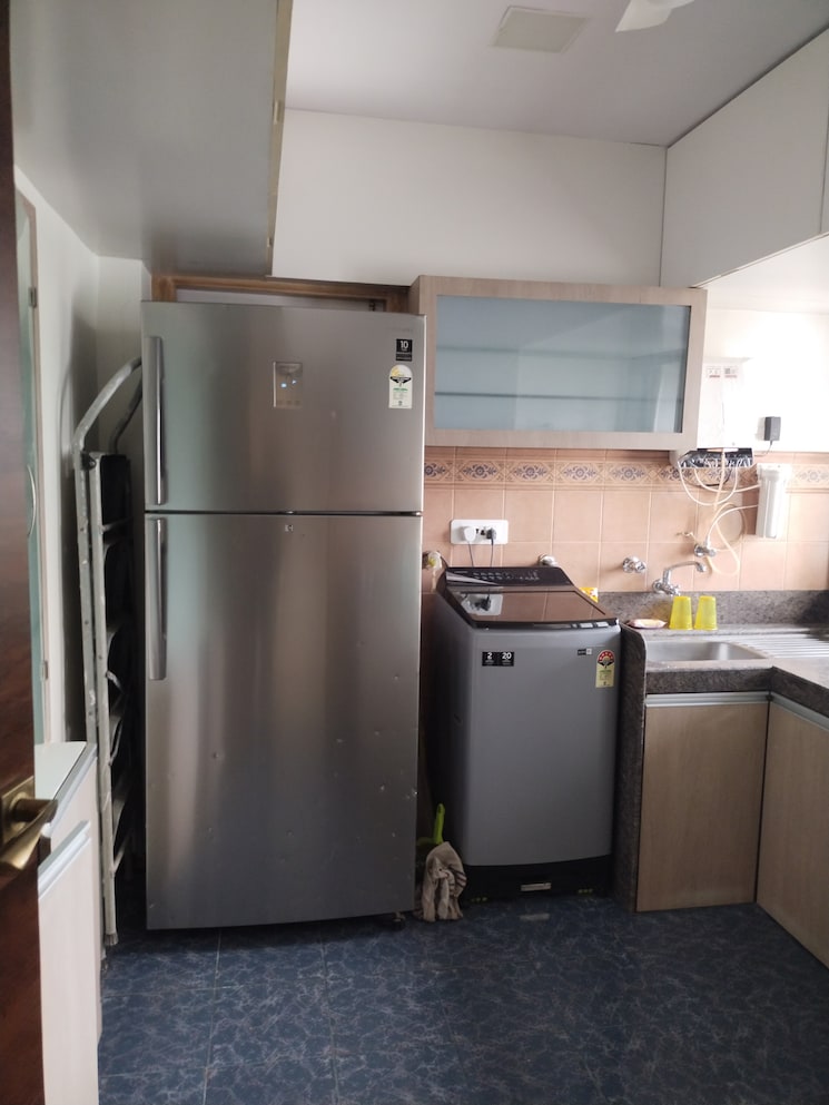 Kitchen, link-corner 2 Bedroom 700 Sq.Ft. Apartment In Bandra West Mumbai 8747360