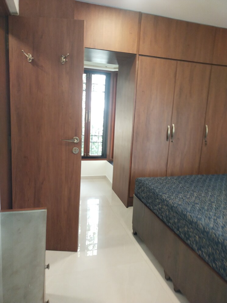 Living Room, link-corner 2 Bedroom 700 Sq.Ft. Apartment In Bandra West Mumbai 8747360