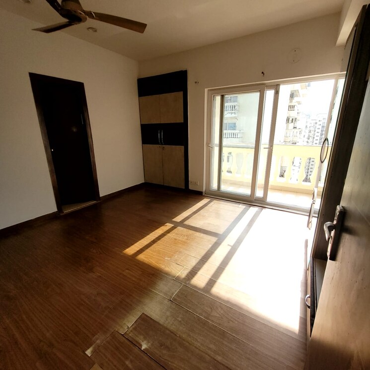 Room, galaxy-north-avenue 2.5 Bedroom 1175 Sq.Ft. Apartment In Gaur City 1 Greater Noida 8747365