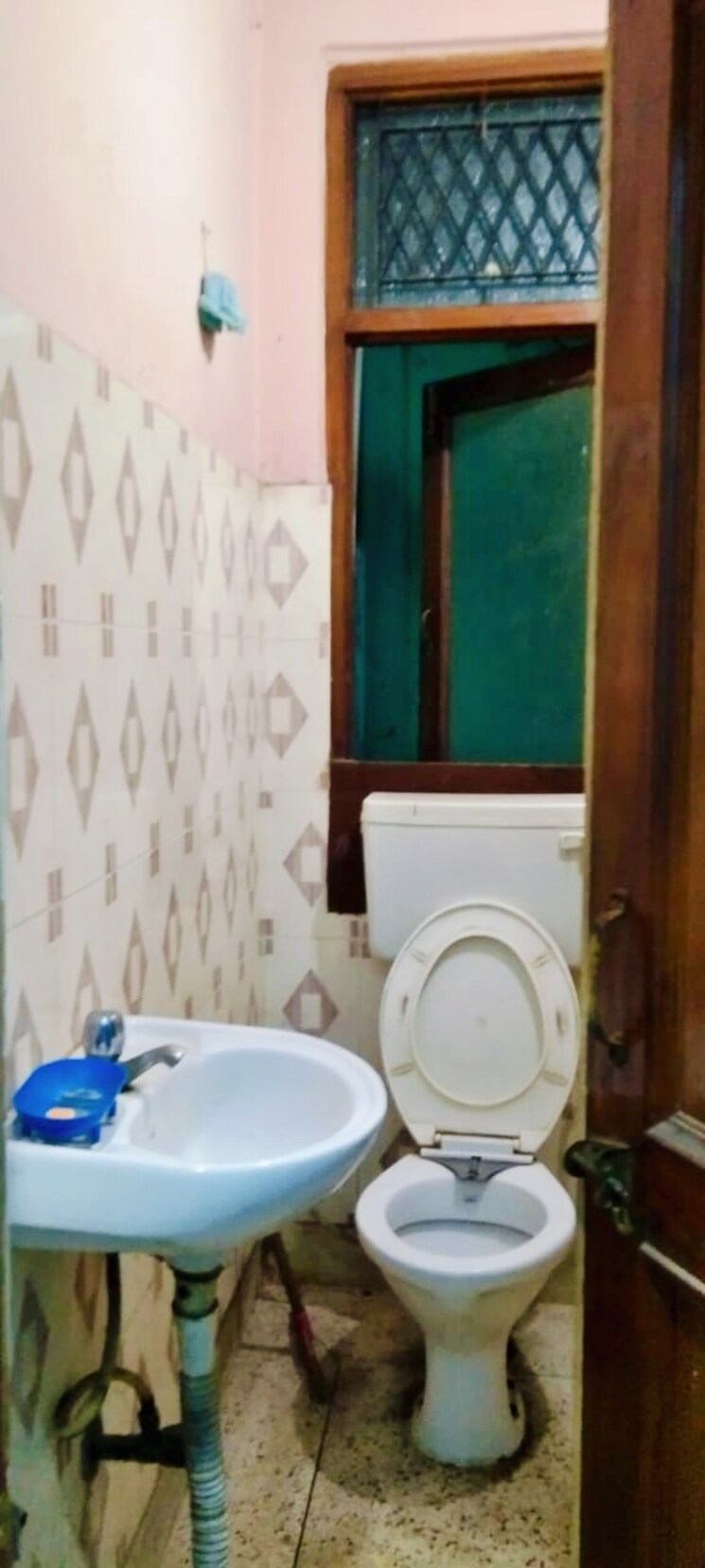 Bathroom, mehrauli 2 Bedroom 900 Sq.Ft. Builder Floor In Mehrauli Delhi 8747373