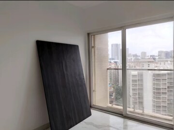 Room in 2 BHK Apartment at RNA NG Eclat, Andheri West – for Rent
