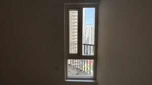 Room in 2 BHK Apartment at Supertech Cape Town, Sector 74 – for Sale