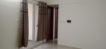 Room in 2 BHK Apartment at Pristine Pacific, Ambegaon Budruk – for Rent