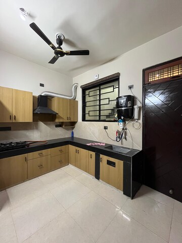 Kitchen in 2 BHK Villa at Gomti Nagar – for Rent