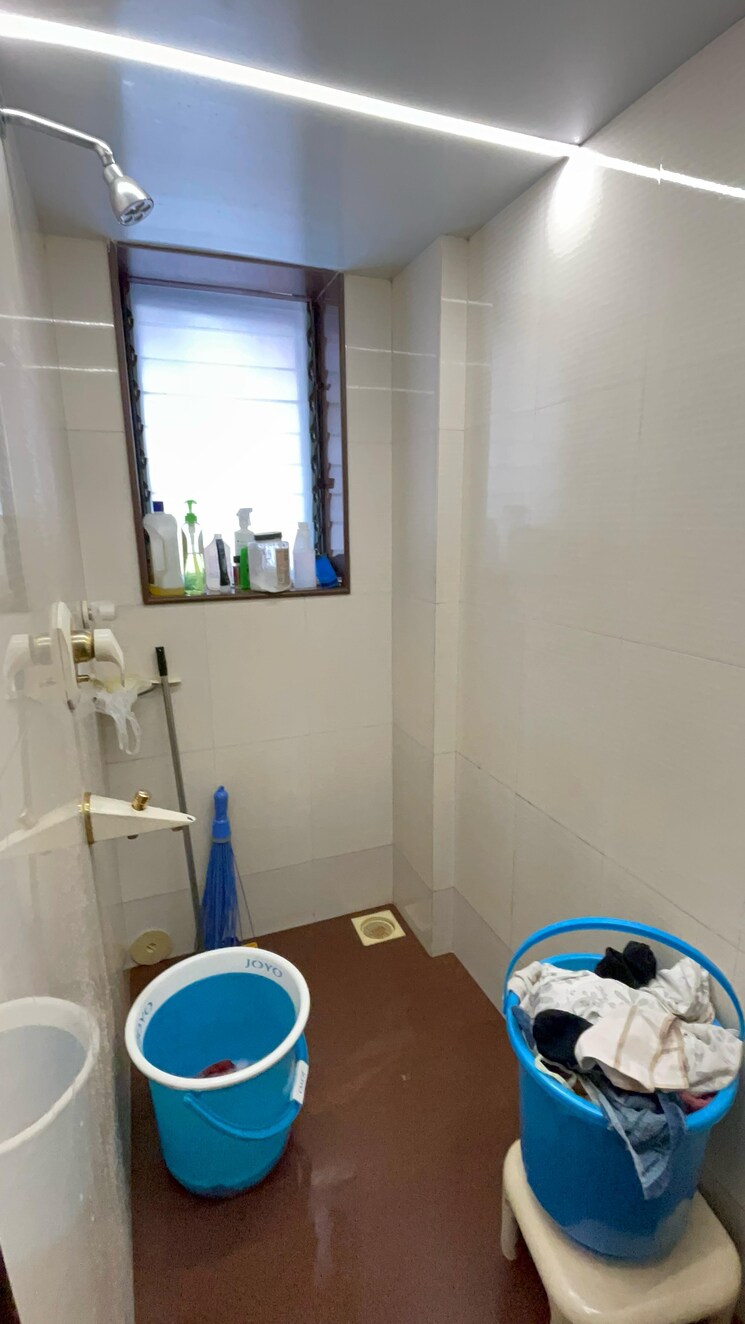 Bathroom, andheri west 2 Bedroom 900 Sq.Ft. Apartment In Andheri West Mumbai 8747403