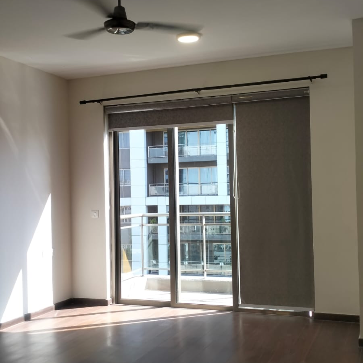 3 BHK + Servant Room Apartment For Sale in Tata Raheja Raisina Residency