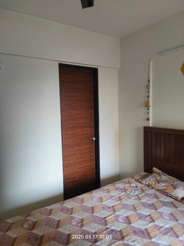 Bedroom in 1 BHK Apartment at Shubh Skypoint, Mundhwa – for Rent