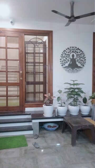 Living Room in 2 BHK Independent House at Gomti Nagar – for Rent