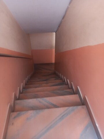  Showroom For Rent in Raja Park